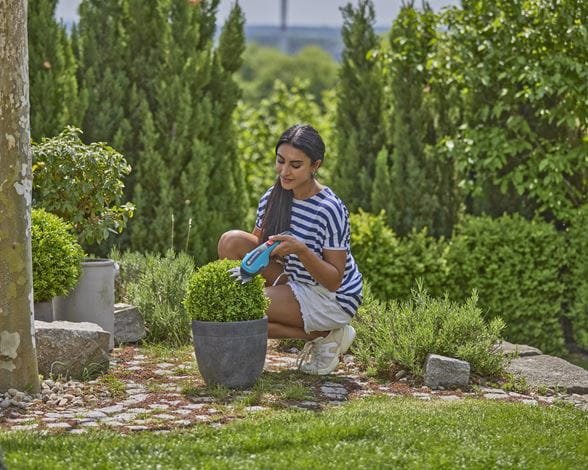 EAN 4078500065795 - Gardena 9886-20 tijera de césped inalámbrica 8 cm 3,6 V Ión de litio Turquesa imagen 4