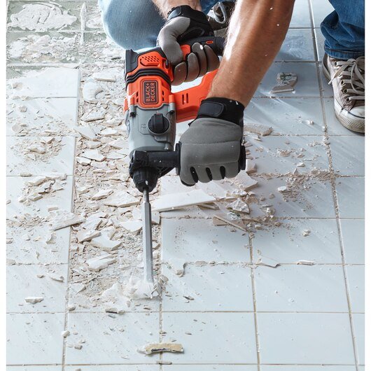 EAN 5035048705032 - Black & Decker BCD900B-XJ taladro 1880 RPM SDS Plus Negro, Naranja imagen 5