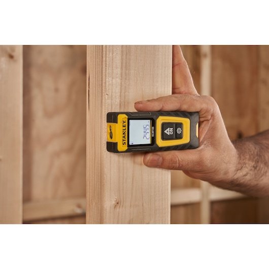 EAN 3253560771003 - Stanley STHT77100-0 telémetro Medidor láser de distancias Negro, Amarillo 30 m imagen 22
