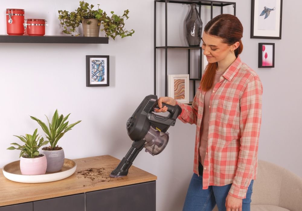 EAN 8059019065328 - Hoover HF1 HF103X 011 Aspiradora escoba Batería Secar Sin bolsa 0,9 L 170 W Titanio imagen 15