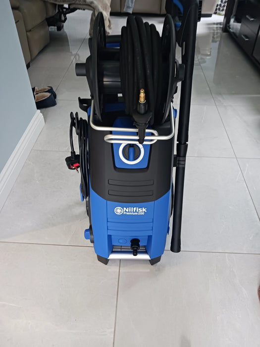 EAN 5715492234097 - Nilfisk Premium 200-15 UK Limpiadora de alta presión o Hidrolimpiadora Vertical Eléctrico 610 l/h 2900 W  imagen 3