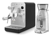 EAN 8010072255859 - Smeg EMC02BLMEU cafetera eléctrica Manual Máquina espresso 1,7 L imagen 21