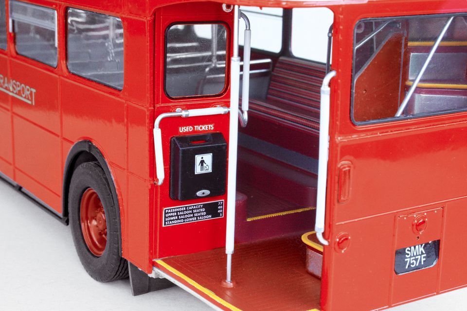 EAN 4009803076515 - Revell London Bus Modelo a escala del minibus "Samba Bus" Kit de montaje 1:24 imagen 3