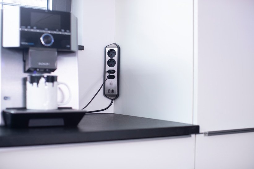 EAN 4007123668076 - Brennenstuhl 1153590410 base múltiple 2 m 4 salidas AC Interior Negro, Plata imagen 6