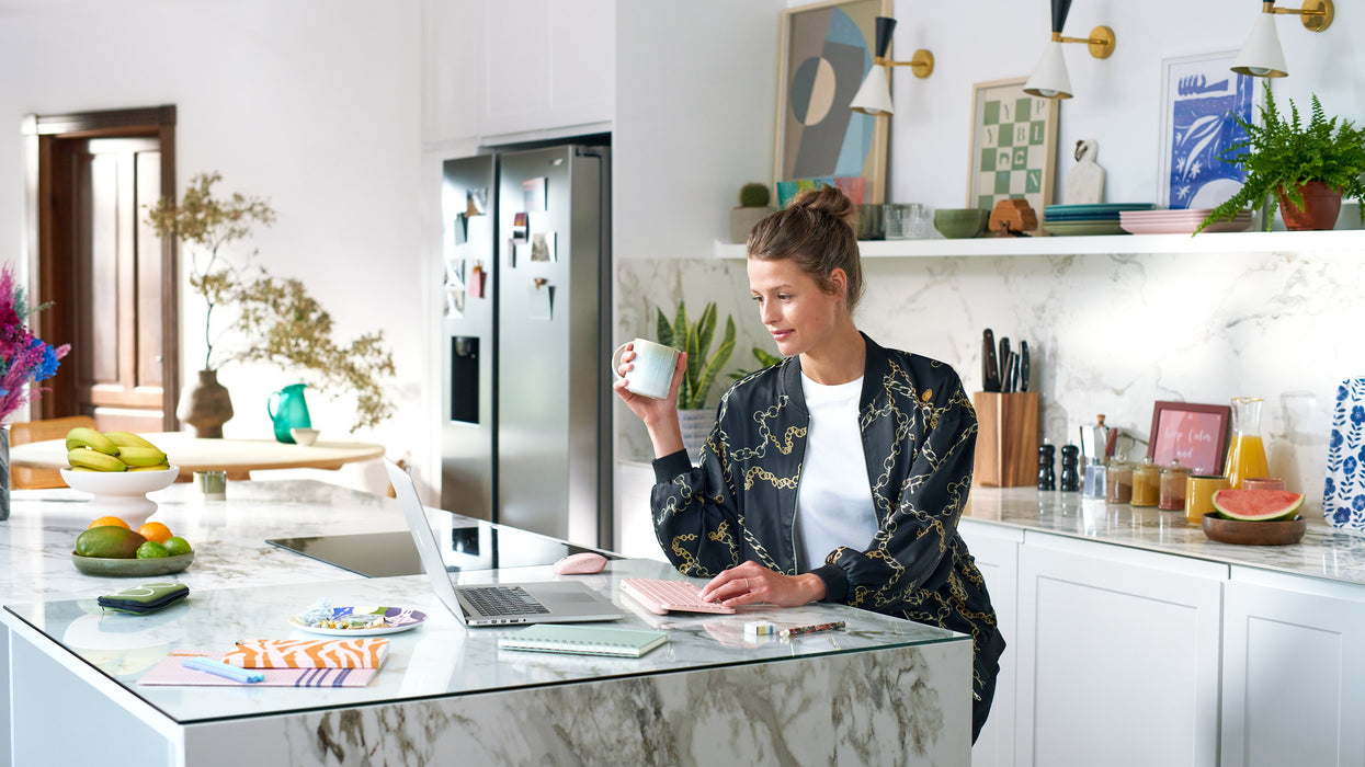 EAN 5099206098855 - Logitech 920-010481 teclado Oficina RF Wireless + Bluetooth QWERTZ Alemán Rosa imagen 5