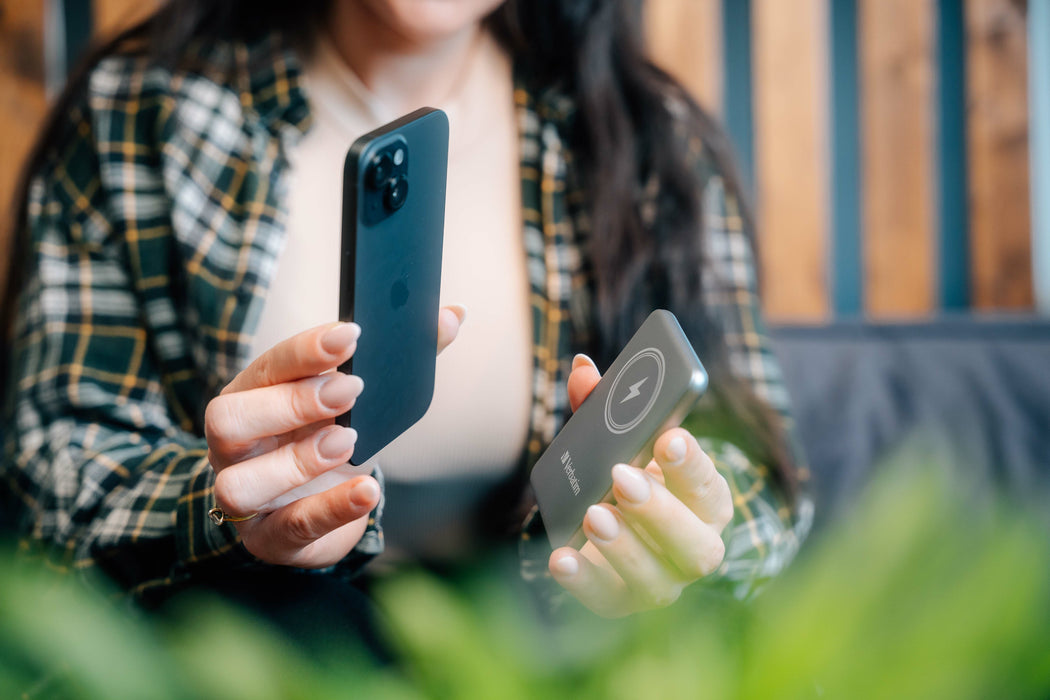 EAN 0023942322443 - Verbatim Charge 'n' Go Polímero de litio 5000 mAh Cargador inalámbrico Gris imagen 7