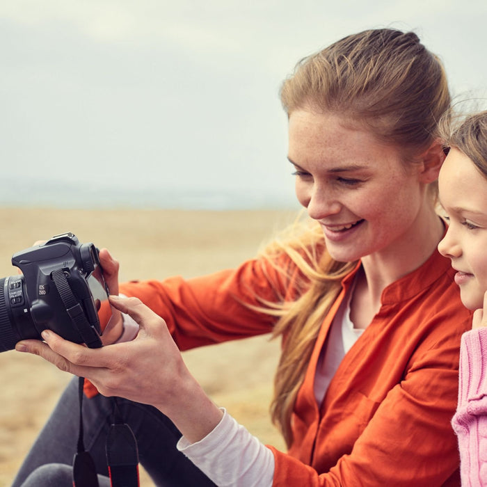 EAN 4549292132724 - Canon EOS 250D + EF-S 18-55mm f/3.5-5.6 III Juego de cámara SLR 24,1 MP CMOS 6000 x 4000 Pixeles Negro imagen 14