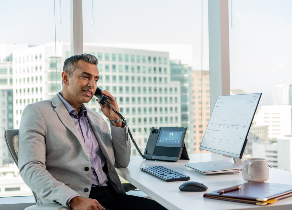 EAN 0197497342802 - Poly CCX 600 Business Media Phone with Open SIP and PoE-enabled teléfono IP Negro 24 líneas LCD Wifi imagen 3