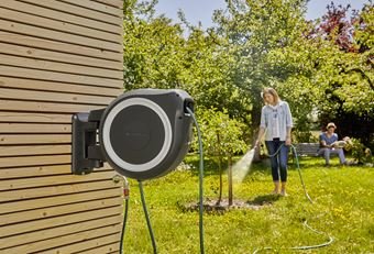 EAN 4078500052054 - Gardena RollUp L Carrete de pared Automático Negro, Azul, Gris imagen 2