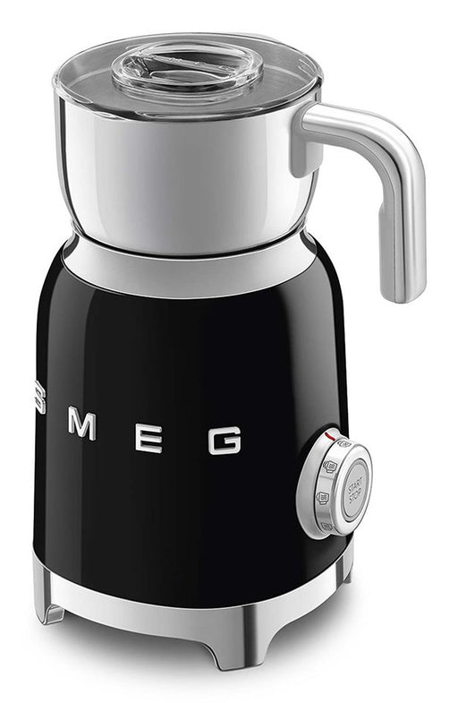 EAN 8017709316082 - Smeg MFF11BLEU espumador o calentador de leche Automático Negro imagen 2