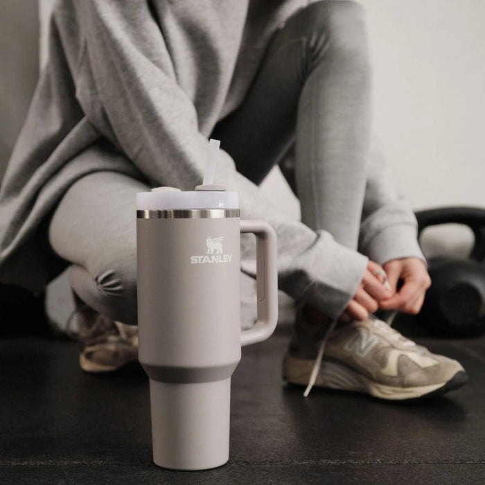 EAN 1210001965416 - Stanley 1913 Quencher H2.0 Flowstate Tumbler 1180 ml Gris imagen 4
