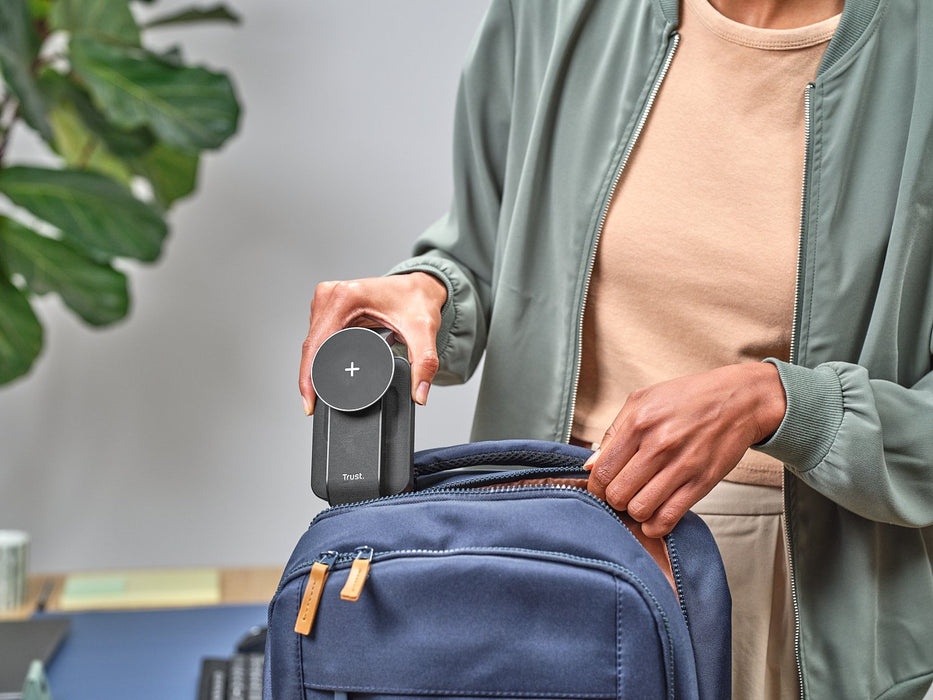 EAN 8713439254648 - Trust Viro Auriculares, Auriculares, Smartphone, Reloj inteligente Negro USB Cargador inalámbrico imagen 12