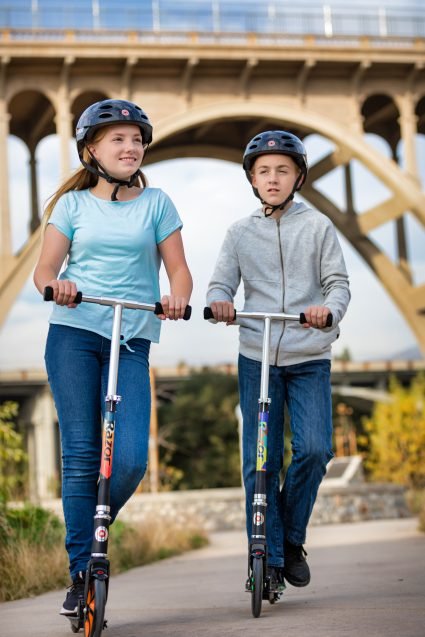 EAN 0845423023560 - Razor A5 Lux Light-Up Niños Patinete clásico Verde, Multicolor imagen 3