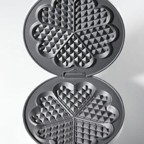 EAN 4004631016290 - Cloer 1629 gofrera 5 barquillo(s) 930 W Negro, Metálico imagen 2