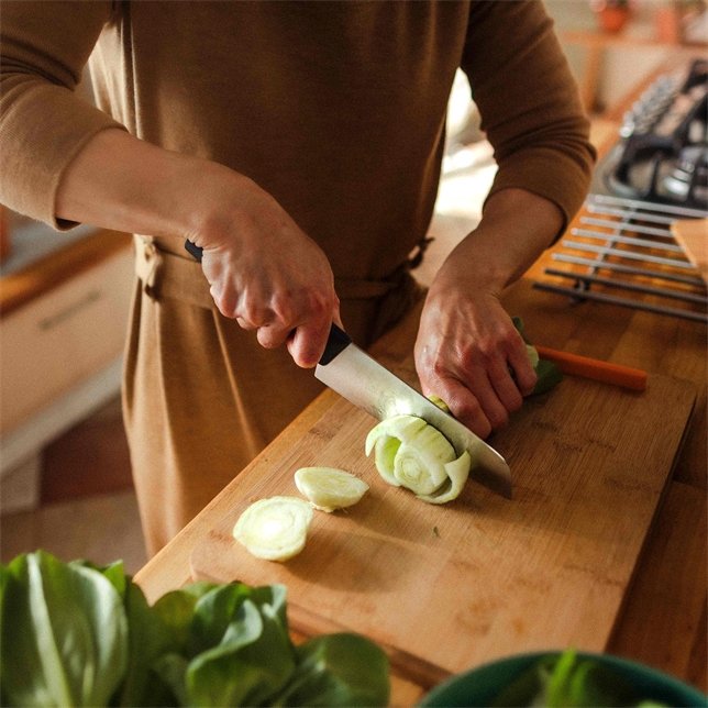 EAN 6424002012818 - Fiskars 1057536 cuchillo de cocina Acero inoxidable 1 pieza(s) Cuchillo Santoku imagen 3