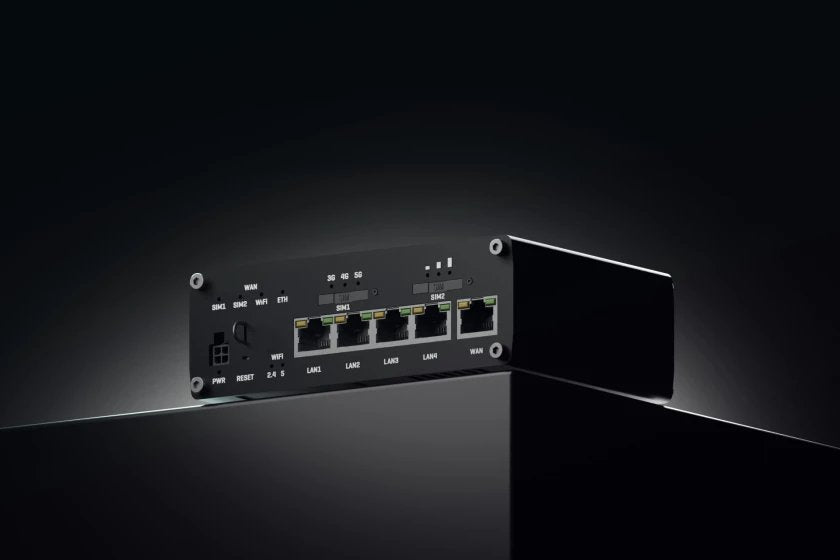 EAN 4779051840540 - Teltonika RUTM50 router inalámbrico Gigabit Ethernet Doble banda (2,4 GHz / 5 GHz) 5G Negro imagen 7