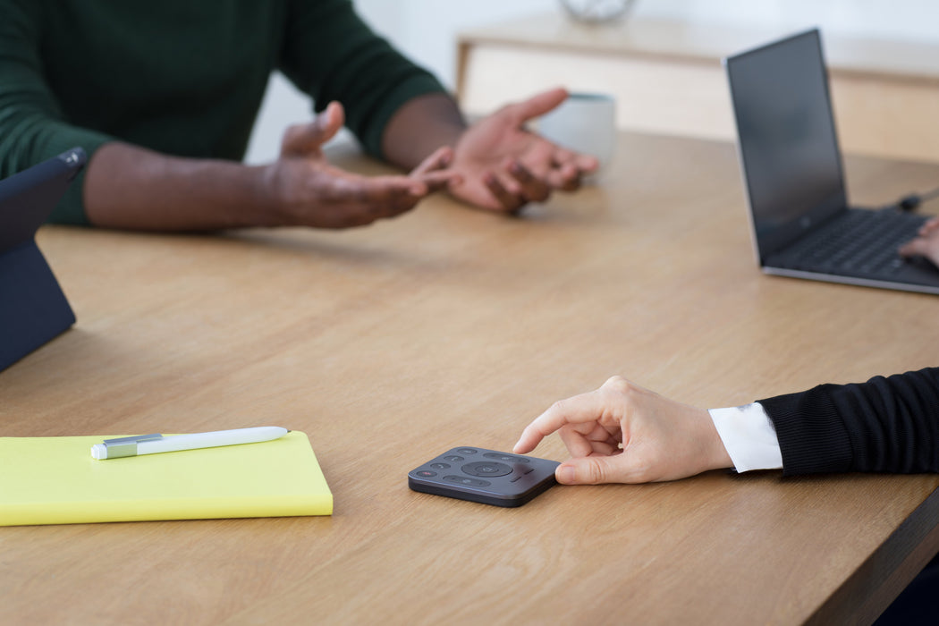 EAN 5099206074842 - Logitech MeetUp mando a distancia RF inalámbrico Webcam Botones imagen 2