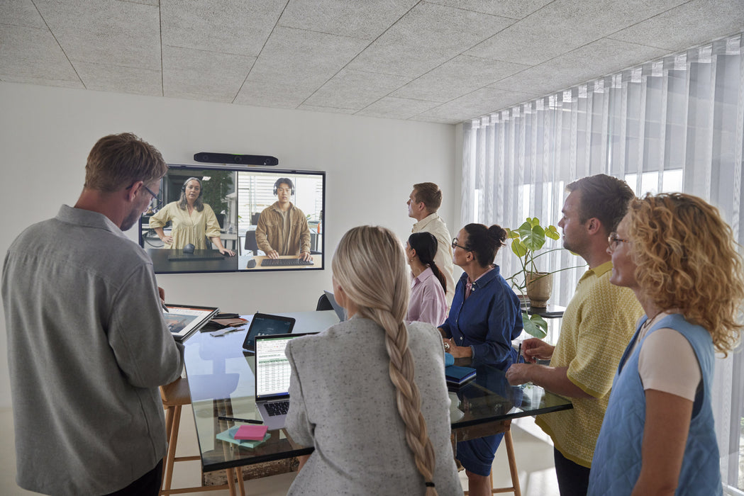 EAN 5715063736876 - Poly Studio X52 All-In-One Video Bar sistema de video conferencia 20 MP Ethernet Sistema de vídeoconferen imagen 7