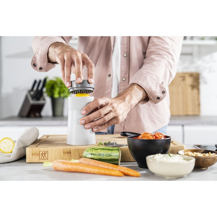 EAN 4009839641176 - ZWILLING 36610-001-0 cortador de verduras en espiral o rallador manual Rallador giratorio Gris imagen 6