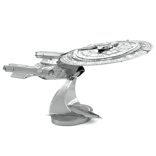 EAN 0032309012811 - Metal Earth USS Enterprise 1701-D Maqueta de transbordador Kit de montaje imagen 2