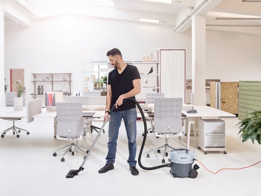 EAN 5715492194063 - Nilfisk VP300 HEPA EU2 10 L Aspiradora cilíndrica Secar 800 W Bolsa para el polvo imagen 4