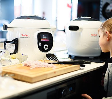 EAN 3045386381869 - Tefal CY851130 olla multi-cocción 6 L Cromo, Blanco imagen 11