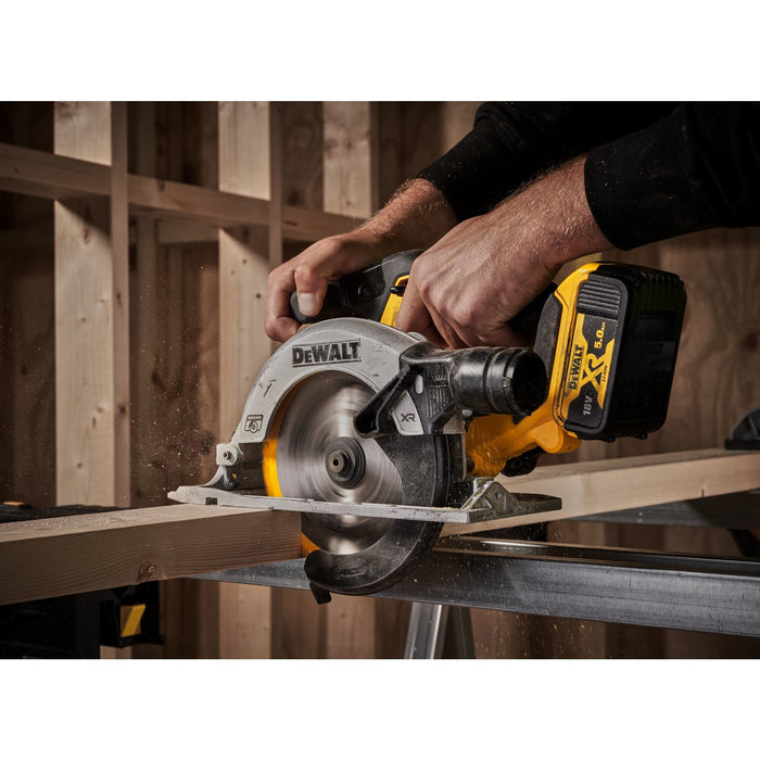 EAN 5035048739969 - DeWALT DCS565N-XJ sierra circular portátil 2400 W imagen 7