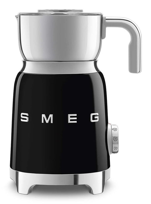EAN 8017709316082 - Smeg MFF11BLEU espumador o calentador de leche Automático Negro imagen 1