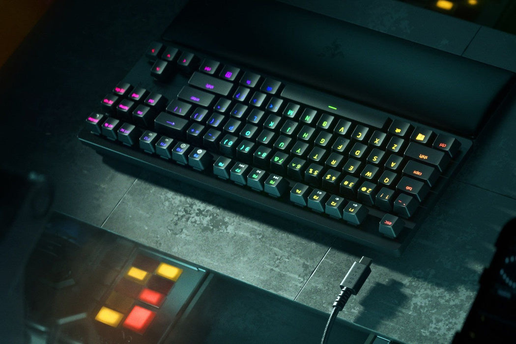 EAN 8886419347477 - Razer Huntsman V2 Tenkeyless teclado Juego USB QWERTY Inglés de EE. UU. Negro imagen 3