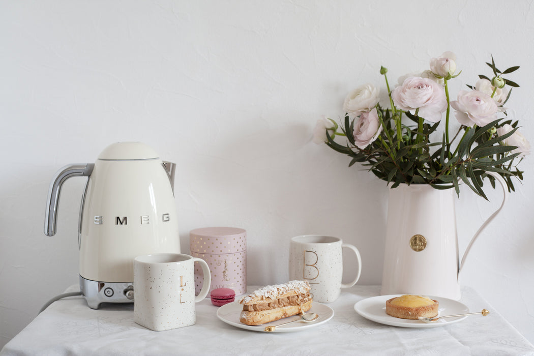EAN 8017709231378 - Smeg KLF04CREU tetera eléctrica 1,7 L 2400 W Crema de color imagen 23