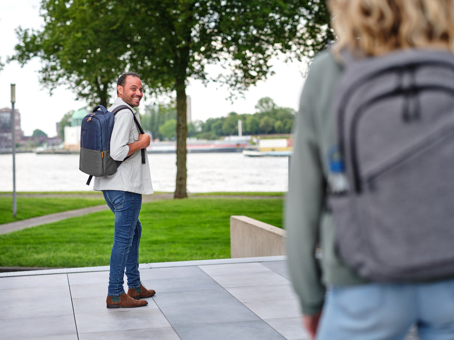 EAN 8713439249811 - Trust Avana 40,6 cm (16") Mochila Gris imagen 5