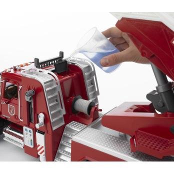 EAN 4001702028213 - BRUDER MACK Granite fire engine with water pump imagen 3