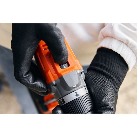 EAN 5035048833513 - Black & Decker BCD383D2XK-QW taladro Naranja imagen 9