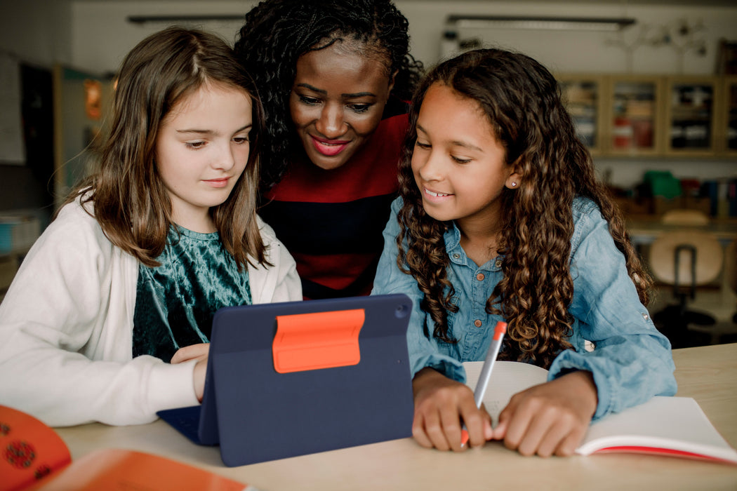 EAN 5099206089778 - Logitech 920-009656 teclado para móvil QWERTZ Alemán Smart Connector Azul imagen 9