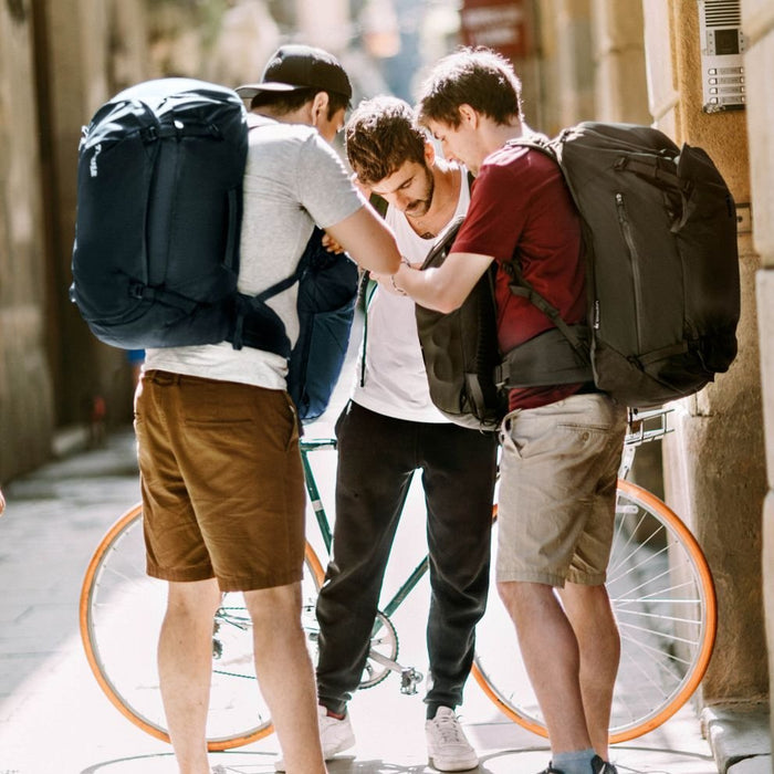 EAN 85854258548 - Thule TLPM270 Darkest Blue mochila Mochila de viaje Azul Poliéster imagen 7