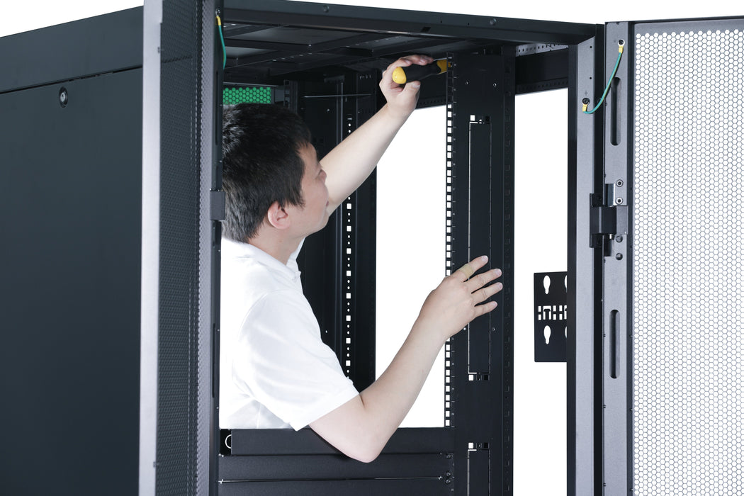 EAN 731304427841 - APC EASY RACK 600MM/42U/800MM WITH ROOF SIDE PANEL CASTORS FEET AND 4 BRACKETS NO BOTTOM BLACK Rack o bast imagen 4