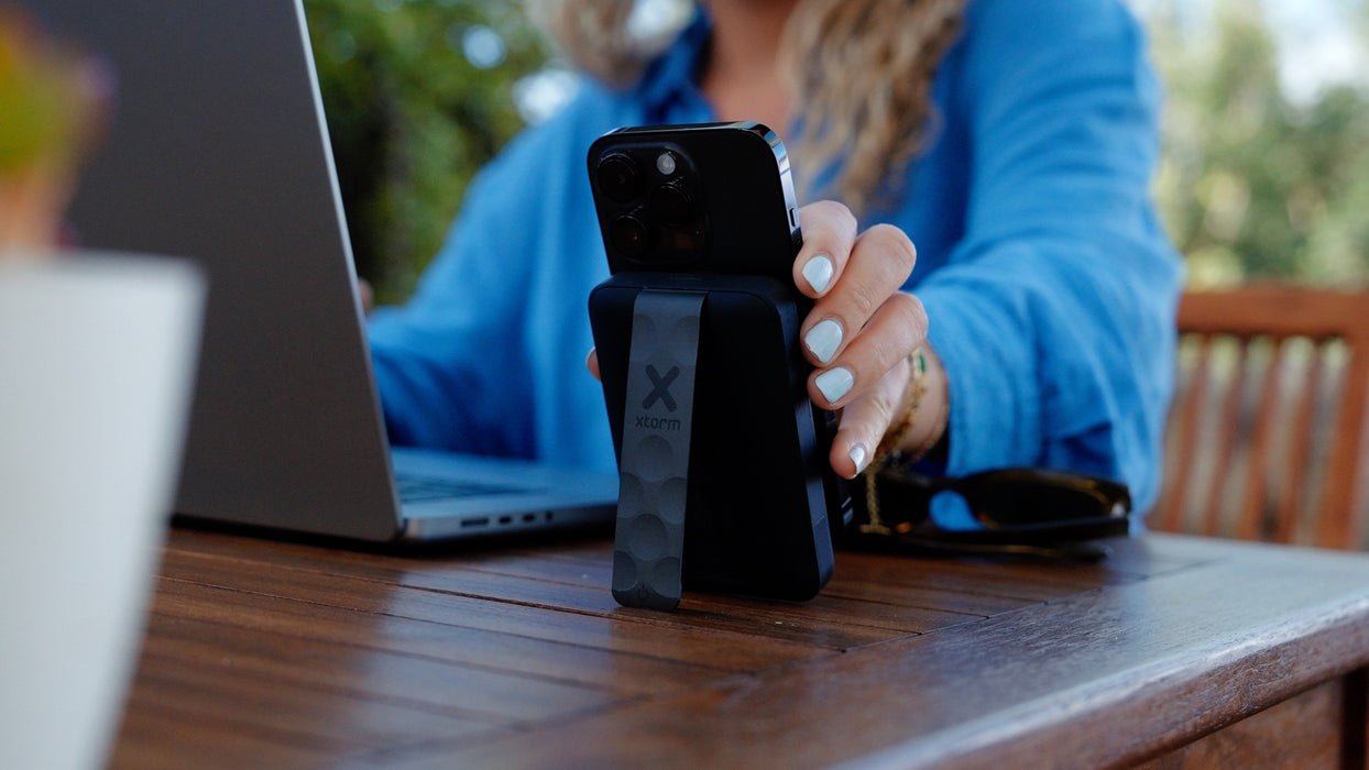 EAN 8718182277708 - Xtorm FS5W101 batería externa Polímero de litio 10000 mAh Cargador inalámbrico Negro imagen 26