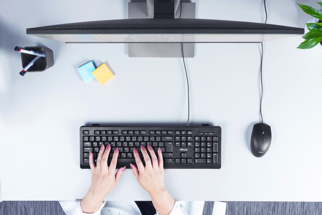 EAN 8713439239751 - Trust TKM-250 teclado Ratón incluido Universal USB Negro imagen 6