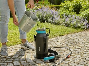 EAN 4078500052467 - Gardena 11138-20 rociador de jardín Pulverizador de mochila 5 L imagen 12