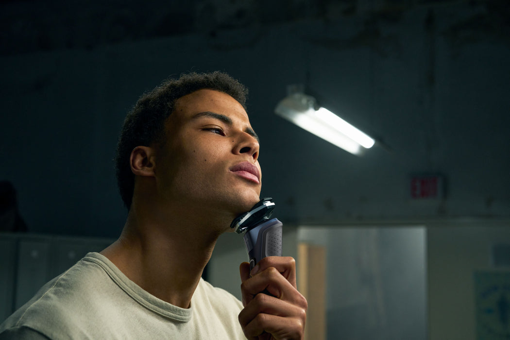 EAN 8720689008440 - Philips SHAVER Series 5000 S5885/10 afeitadora Máquina de afeitar de rotación Recortadora Negro, Azul imagen 4