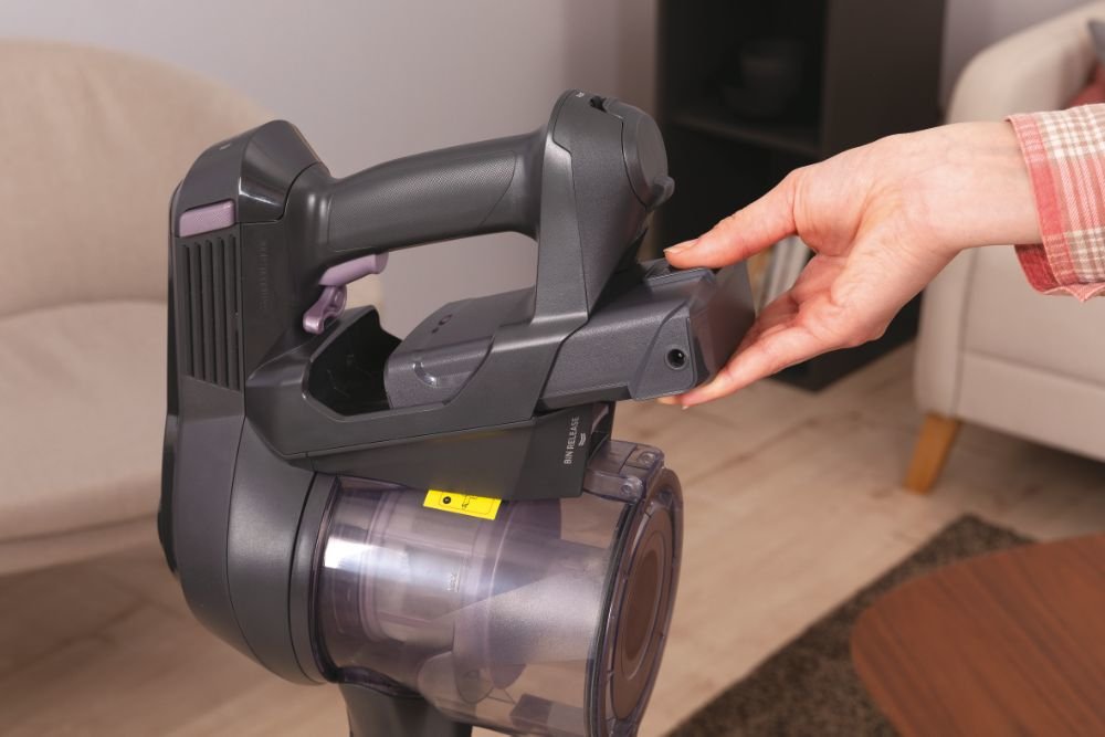 EAN 8059019065328 - Hoover HF1 HF103X 011 Aspiradora escoba Batería Secar Sin bolsa 0,9 L 170 W Titanio imagen 27