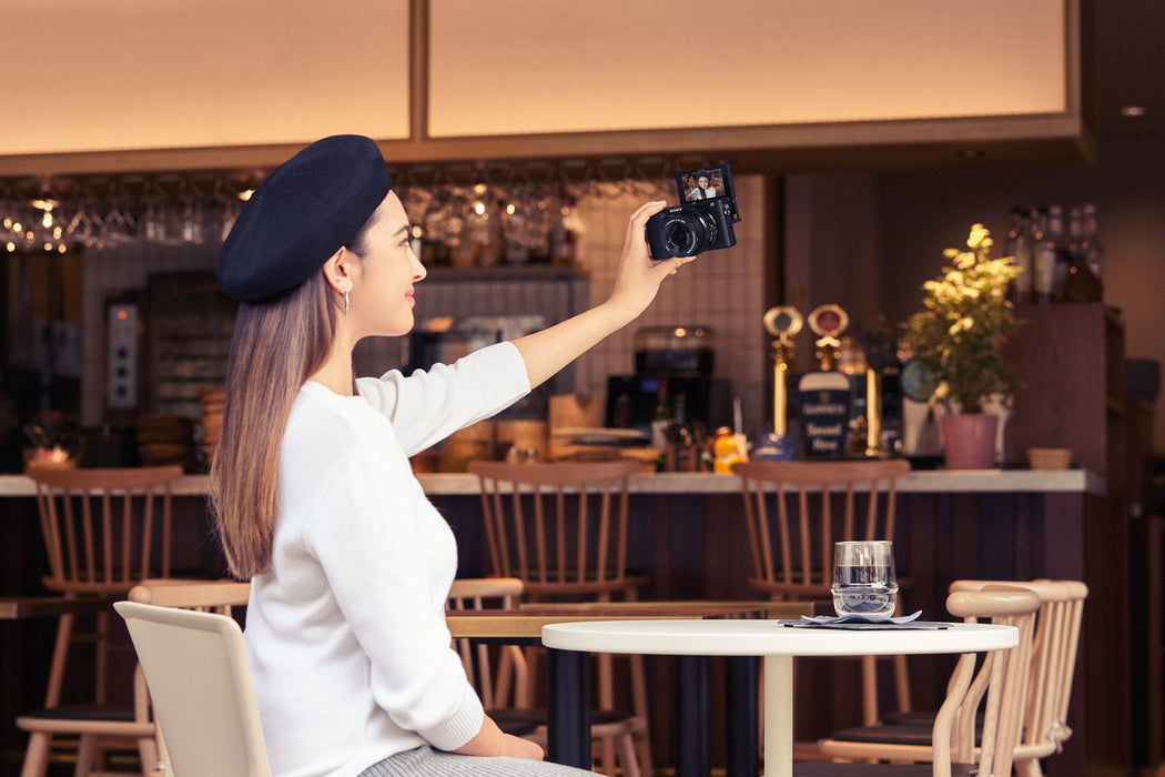 EAN 4548736092266 - Sony α 6400 + SEL18135 MILC 24,2 MP CMOS 6000 x 4000 Pixeles Negro imagen 3