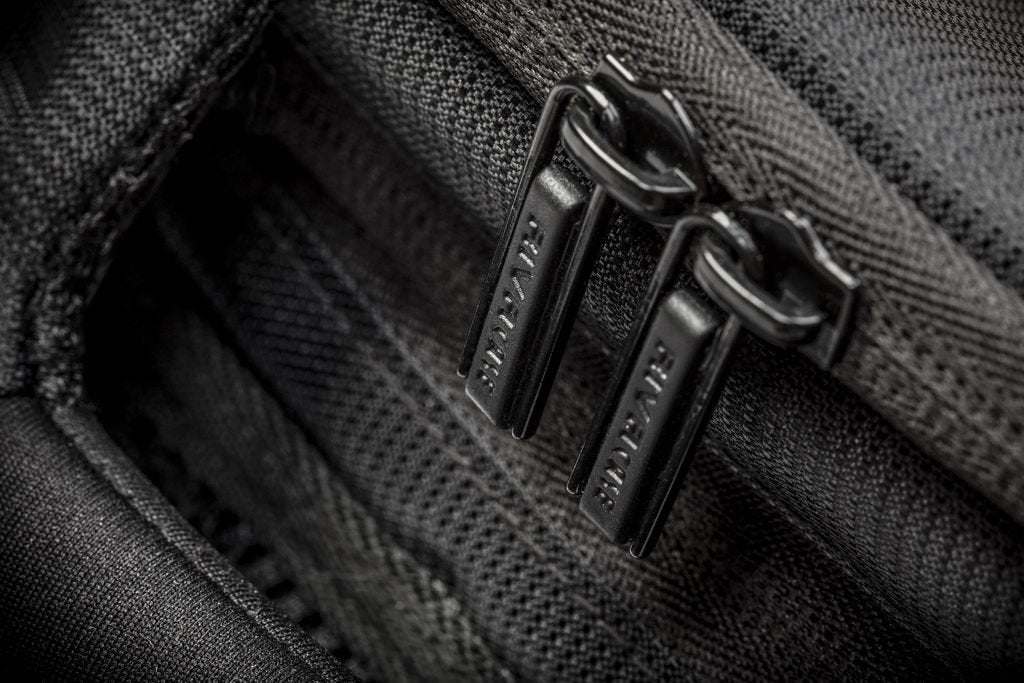 EAN 6901801074709 - Rivacase 7470 Mochila bandolera Negro imagen 10