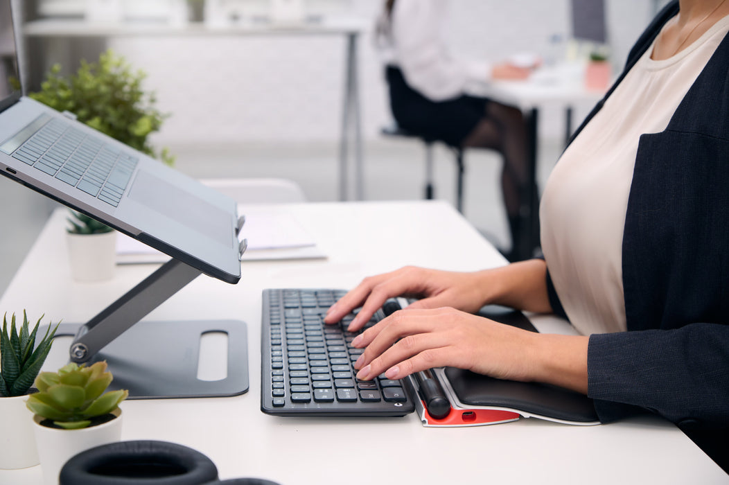 EAN 0743870003916 - Contour Design RollerMouse Red Plus ratón Oficina USB Tipo C Rollerbar 2800 DPI imagen 4