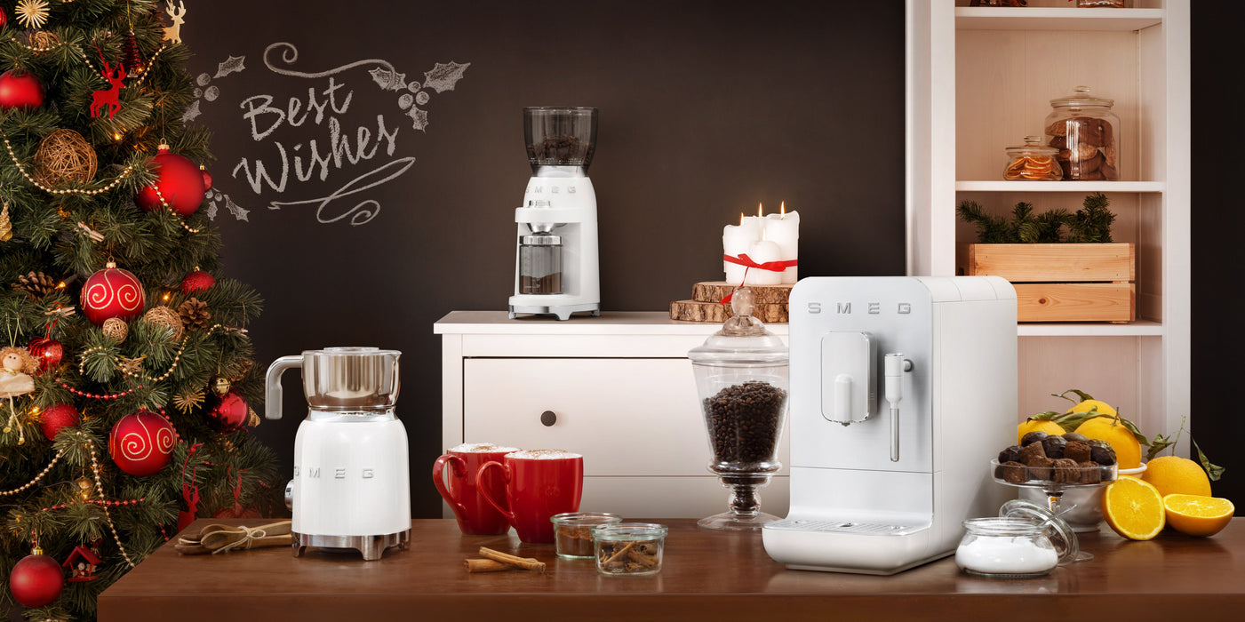 EAN 8017709283049 - Smeg CGF01WHEU molinillo de café 150 W Blanco imagen 7