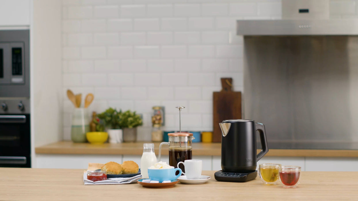 EAN 622356243292 - Ninja KT200EU tetera eléctrica 1,7 L 3000 W Negro imagen 12