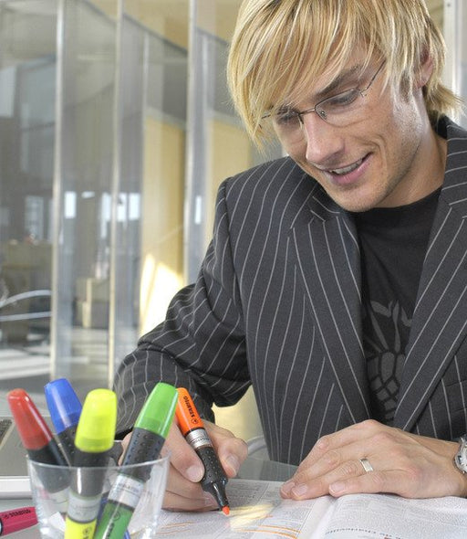 EAN 4006381147095 - STABILO Luminator marcador 1 pieza(s) Punta de cincel Amarillo imagen 2