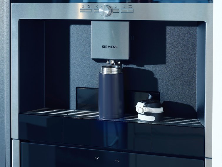 EAN 4006501032478 - Leifheit 03247 taza de viaje 350 ml Negro, Azul Acero inoxidable imagen 8