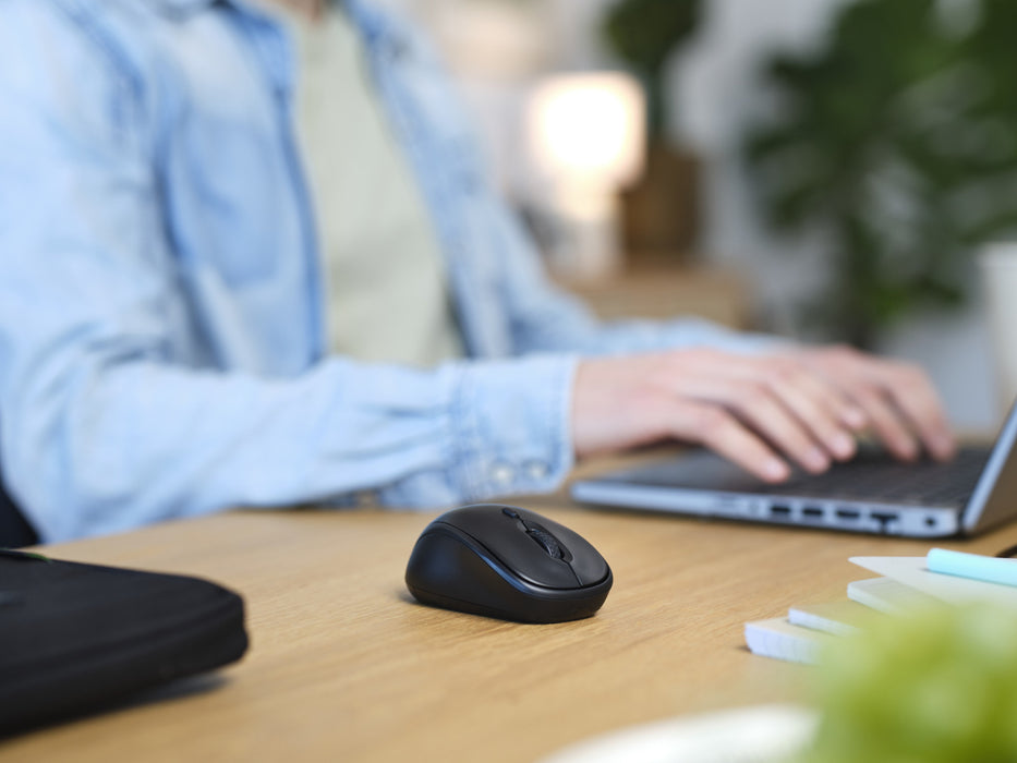 EAN 8713439249880 - Trust Bologna 40,6 cm (16") Maletín Negro imagen 10