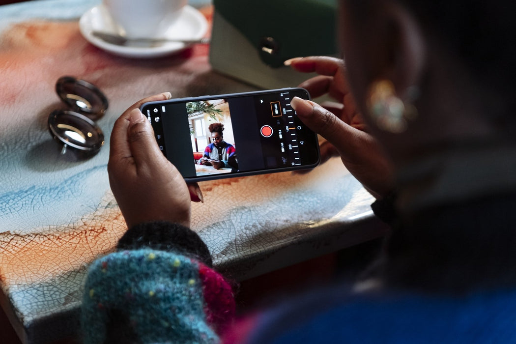 EAN 4549292205046 - Canon EOS R50, Black + RF-S 18-45mm F4.5-6.3 IS STM Kit MILC 24,2 MP CMOS 6000 x 4000 Pixeles Negro imagen 13